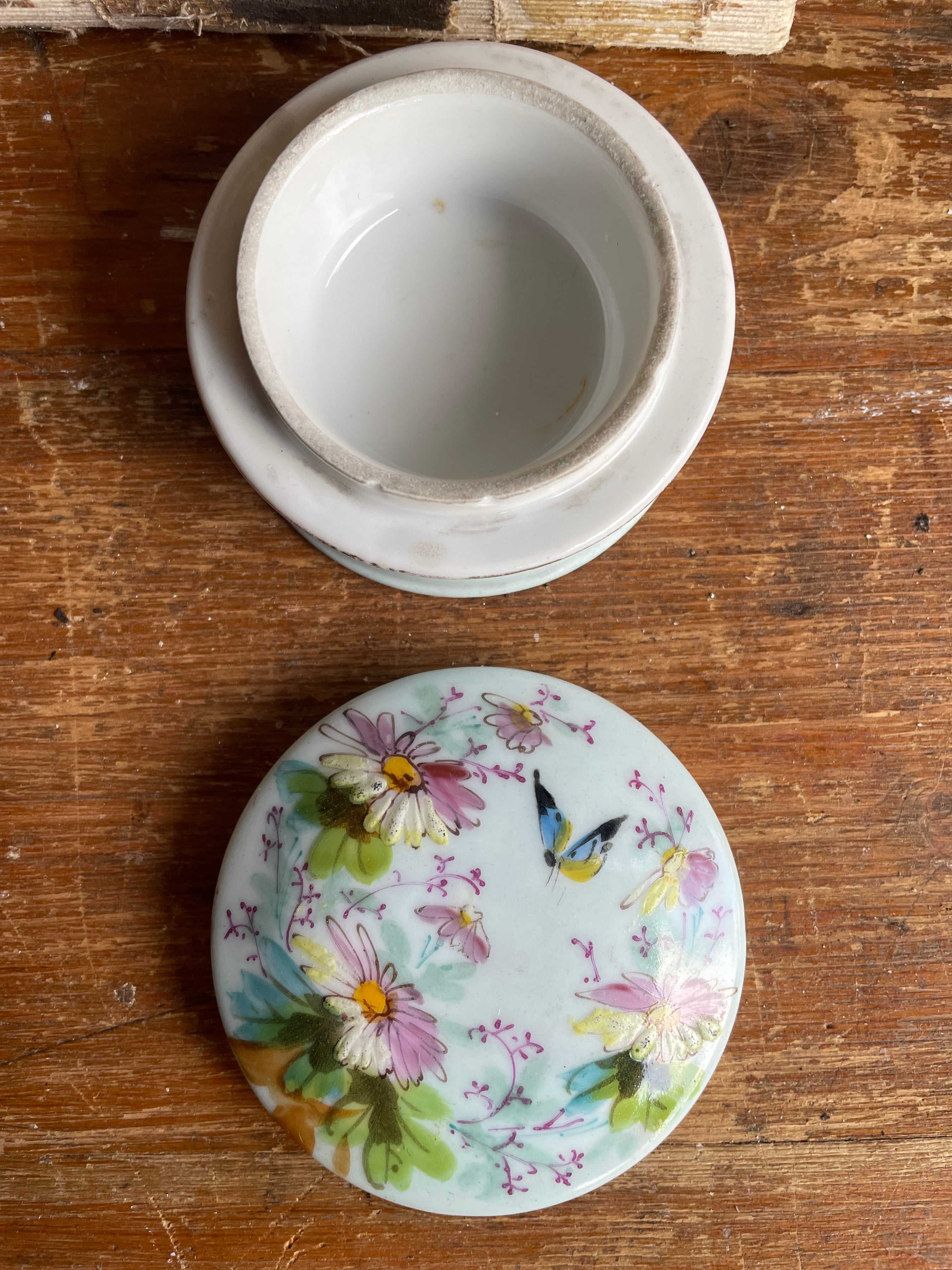 Small Victorian Ceramic Vanity Pot