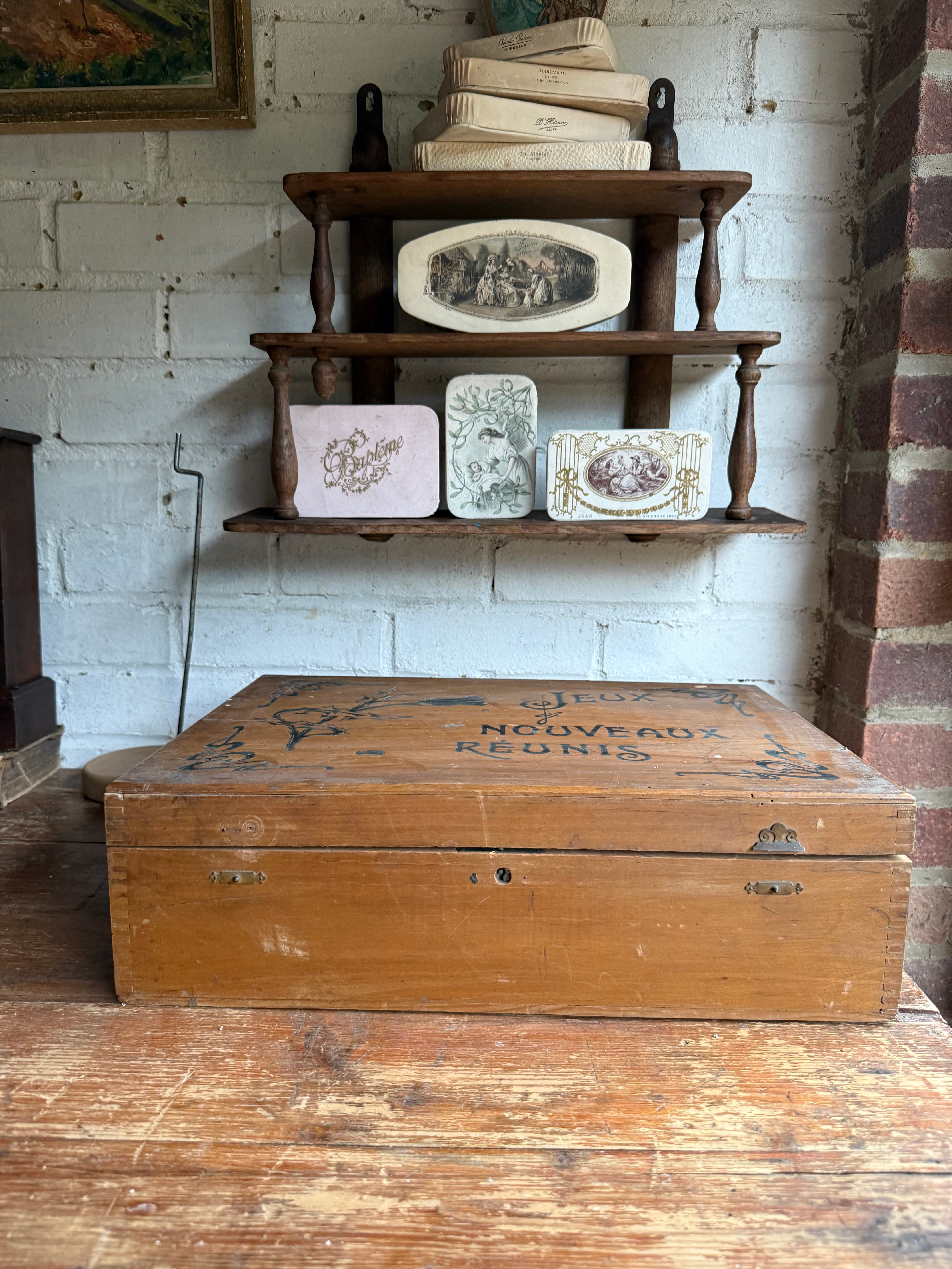Late 19th Century Oak Wall Hanging Shelf