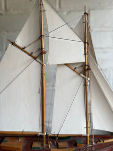 Vintage Pond Yacht/Model Yacht