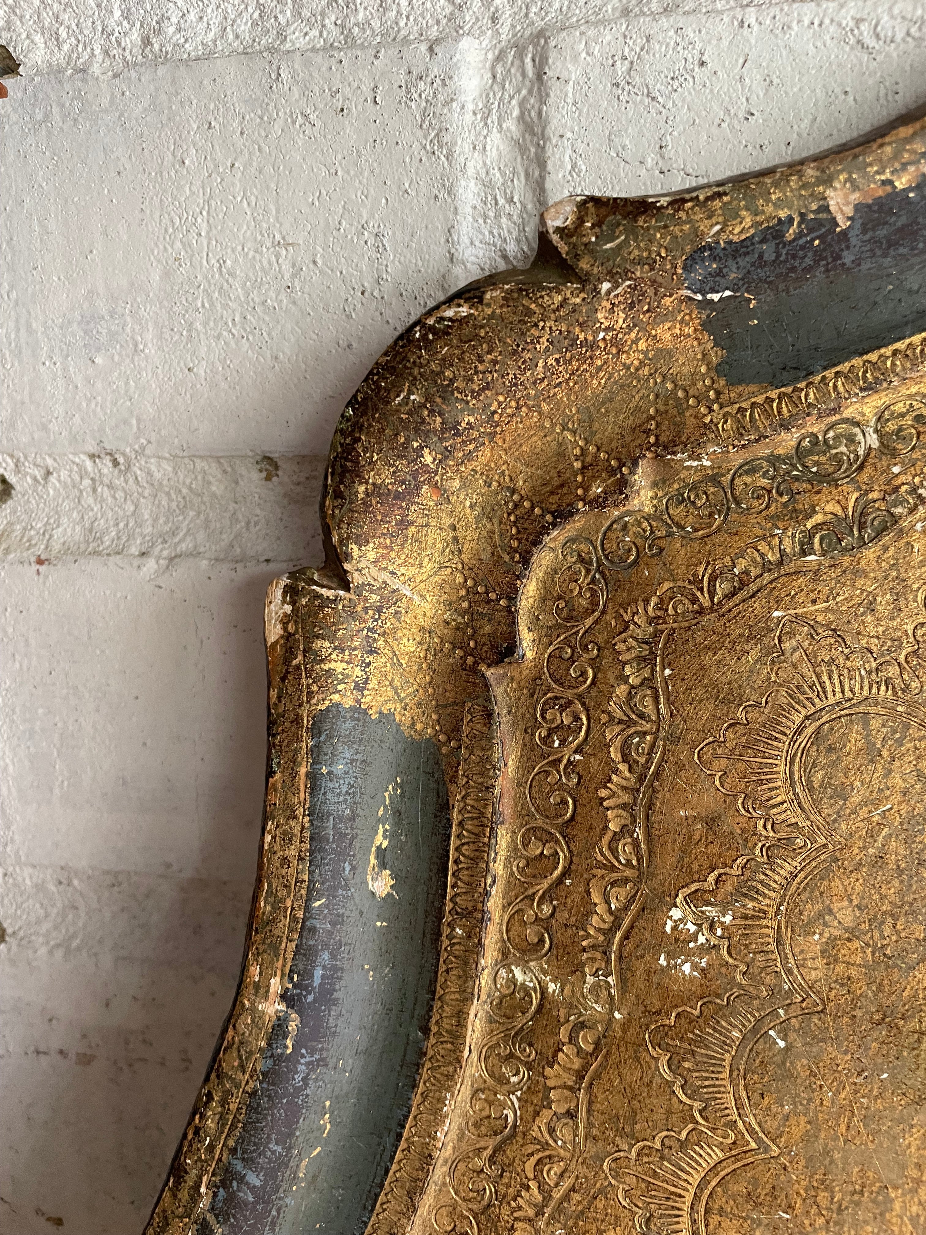 Large Florentine Tray in Gold, Blue and Coral
