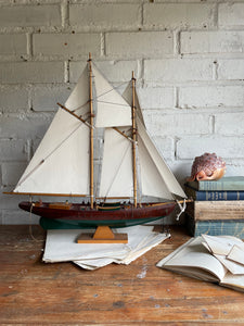 Vintage Pond Yacht/Model Yacht
