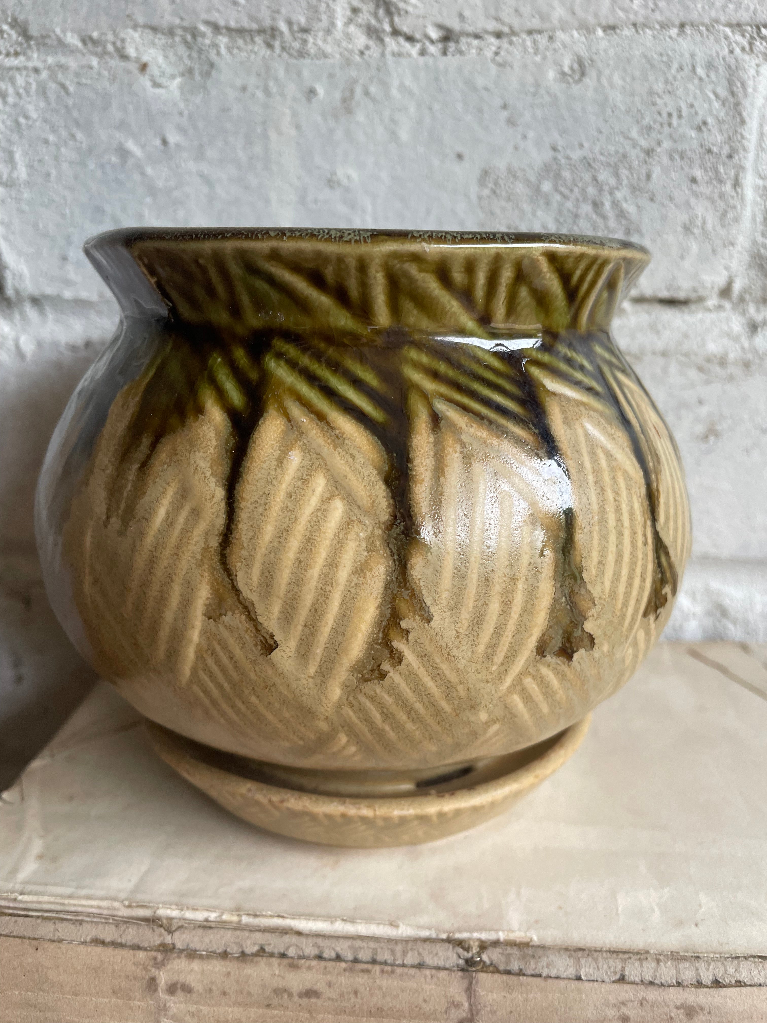 Edwardian Plant Pot with Drainage Saucer