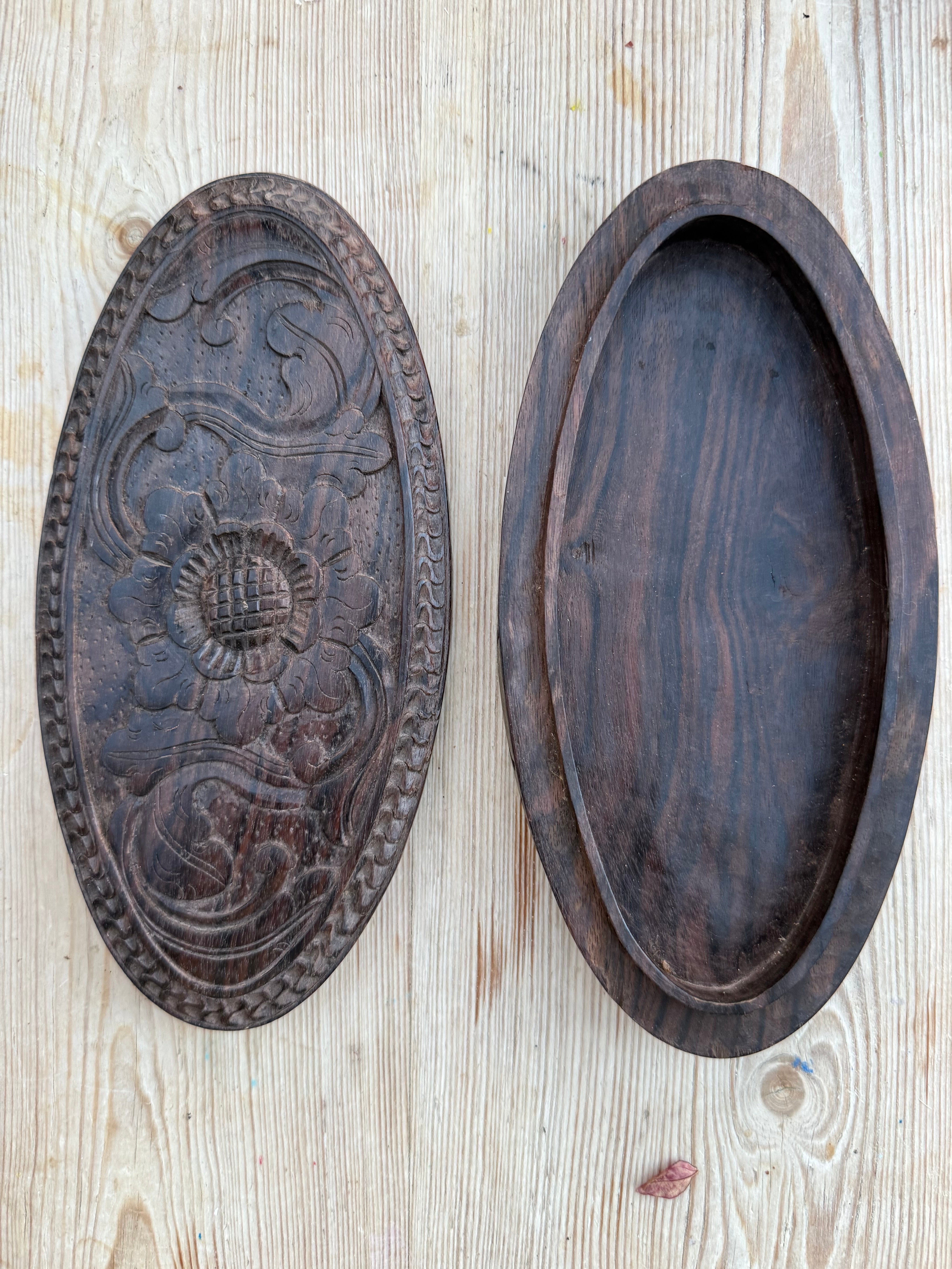 Early 20th Century Carved Wooden Trinket Box