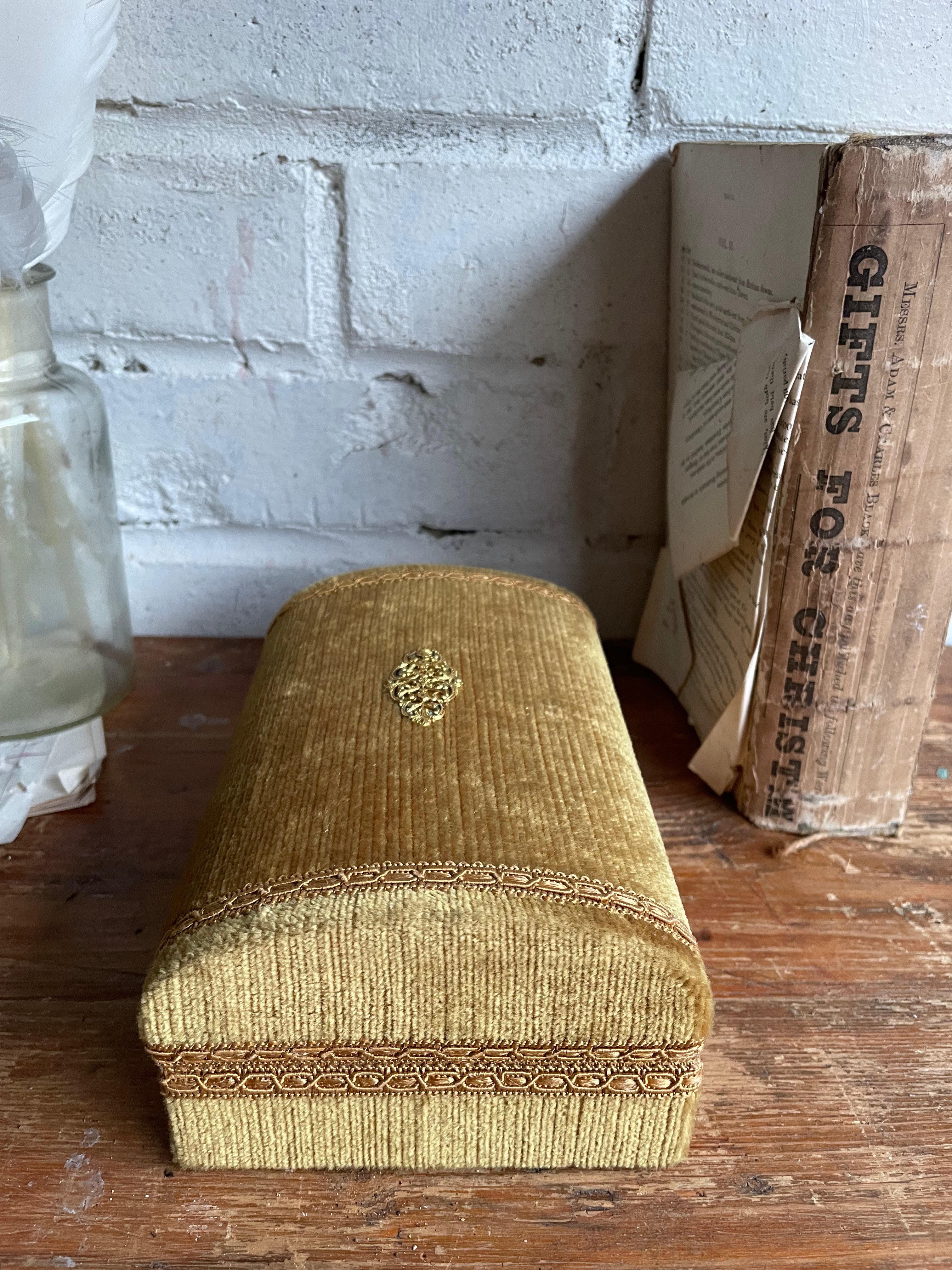 1920s Velvet Ochre Box