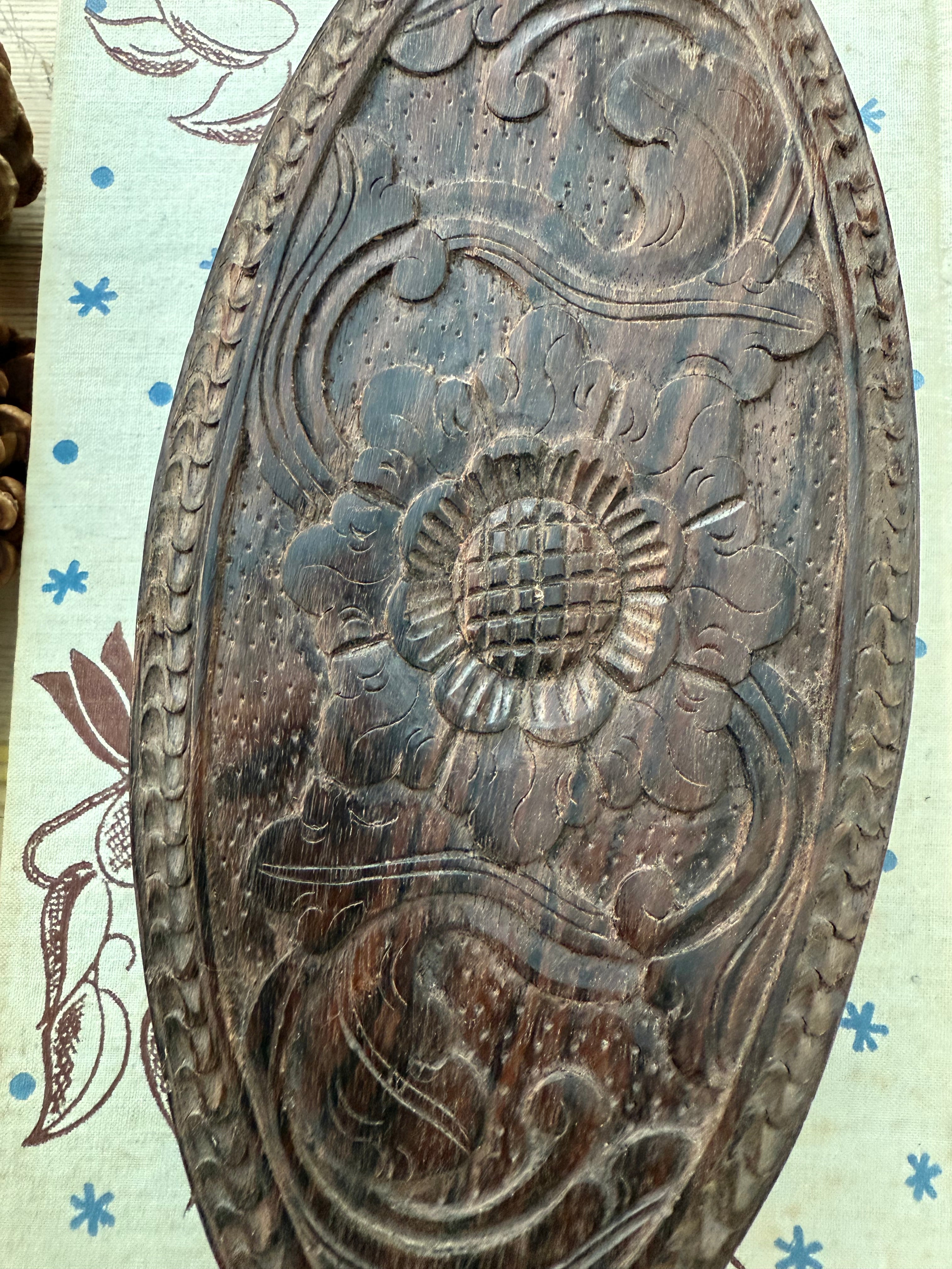 Early 20th Century Carved Wooden Trinket Box