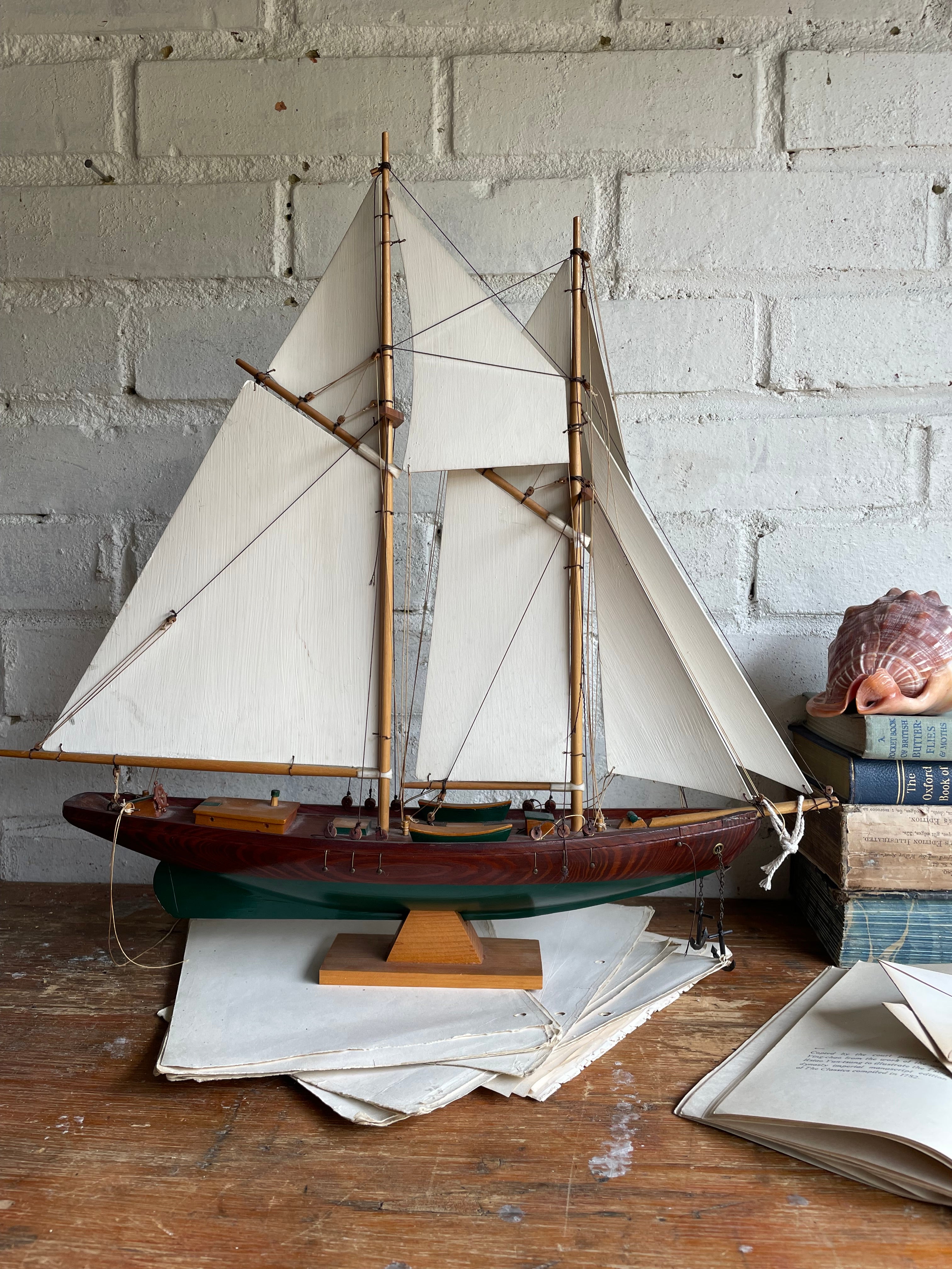 Vintage Pond Yacht/Model Yacht