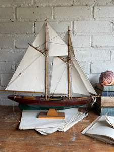 Vintage Pond Yacht/Model Yacht