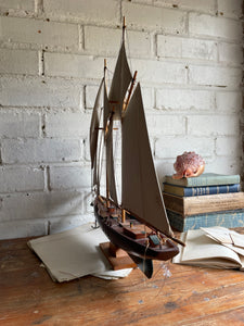 Vintage Pond Yacht/Model Yacht