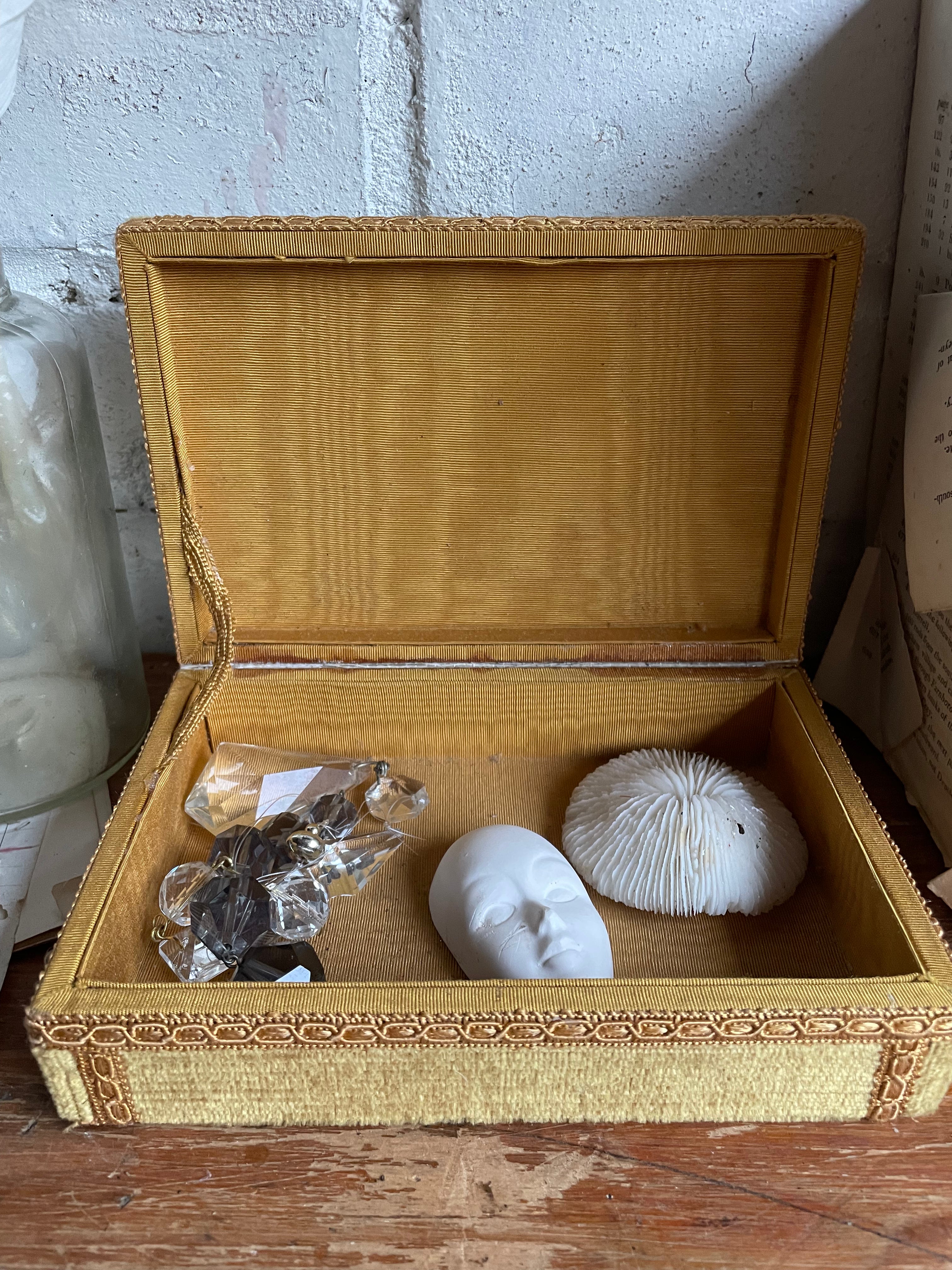 1920s Velvet Ochre Box