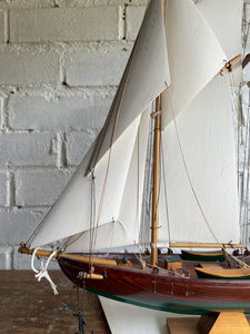 Vintage Pond Yacht/Model Yacht