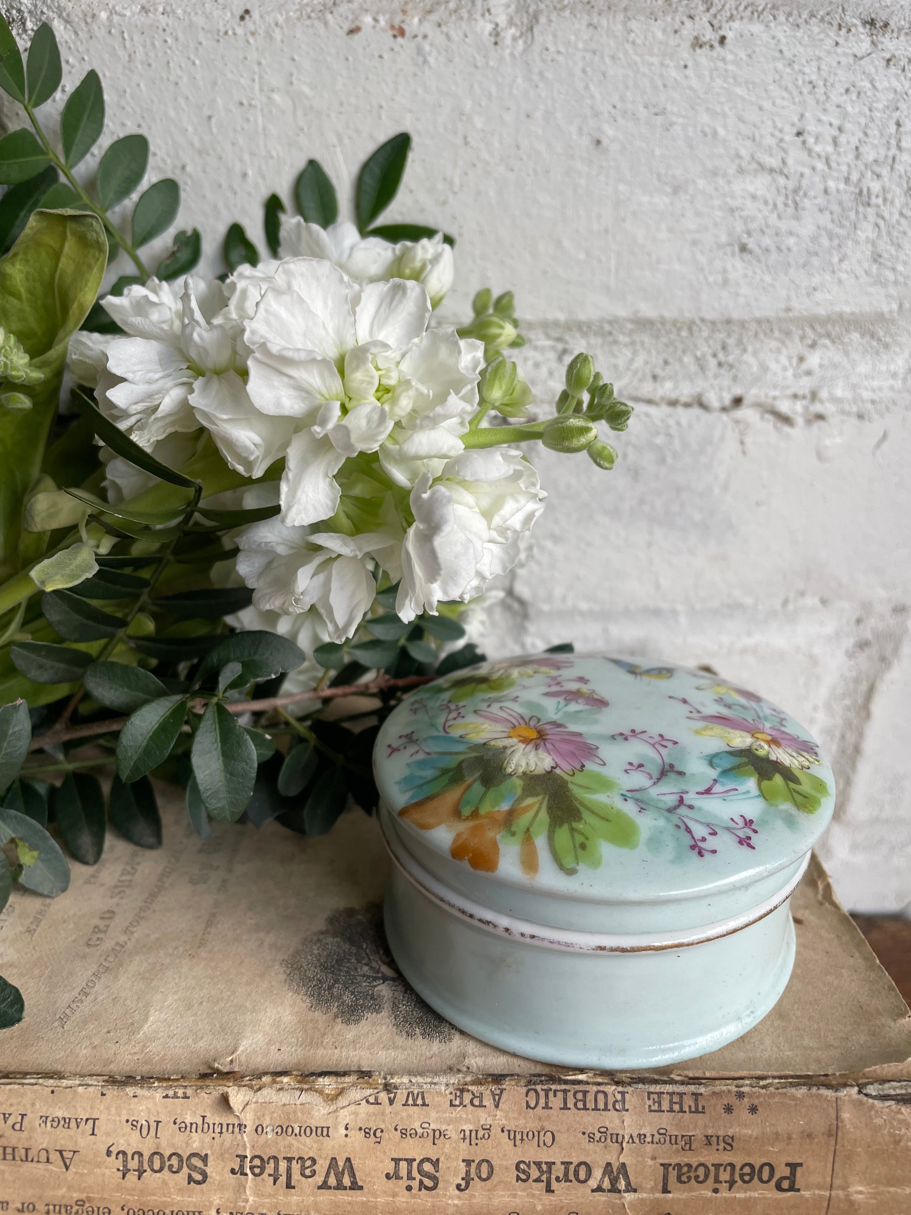 Small Victorian Ceramic Vanity Pot