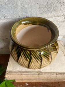 Edwardian Plant Pot with Drainage Saucer