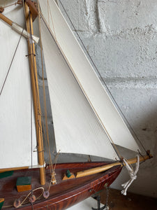 Vintage Pond Yacht/Model Yacht