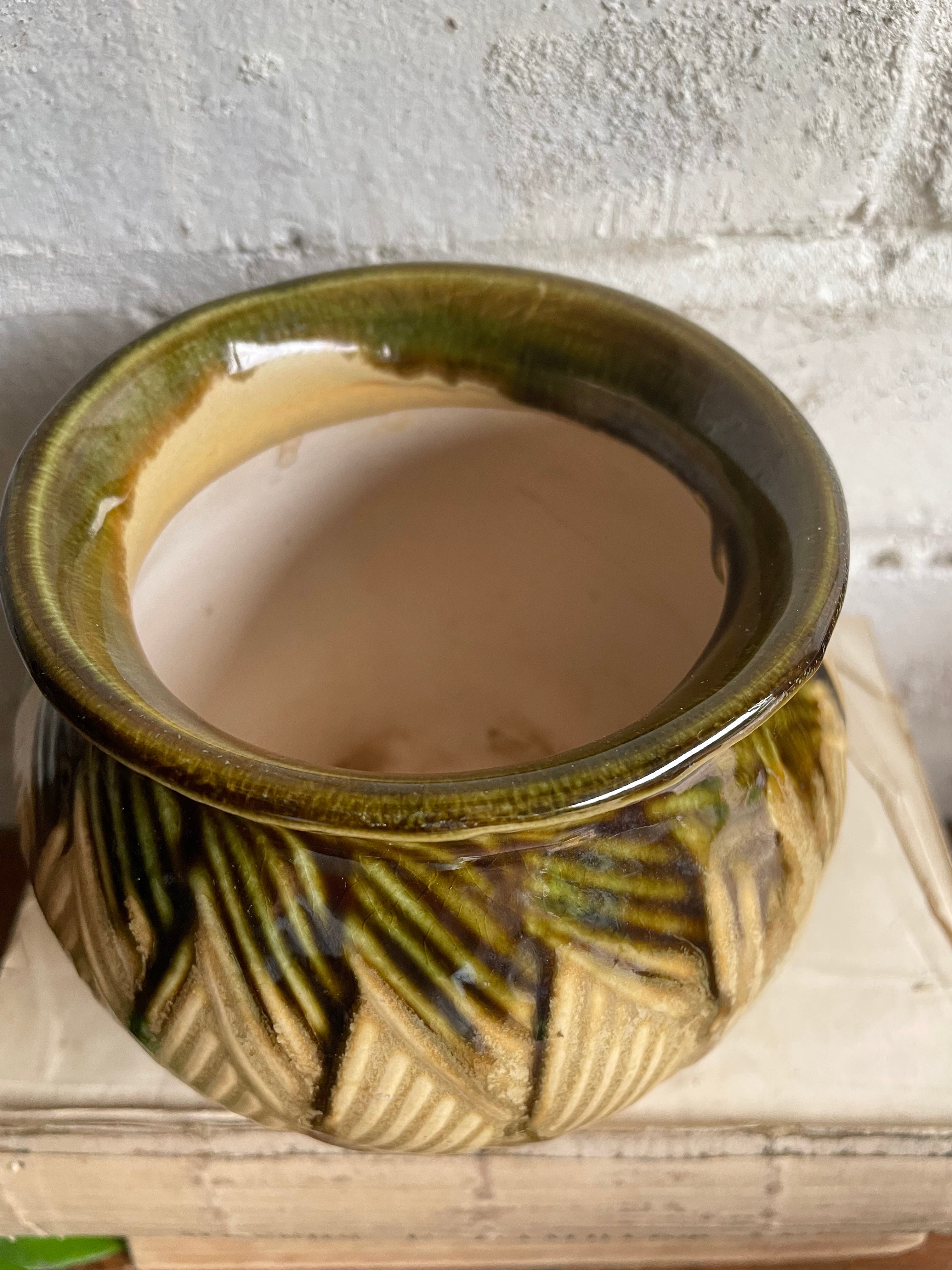 Edwardian Plant Pot with Drainage Saucer