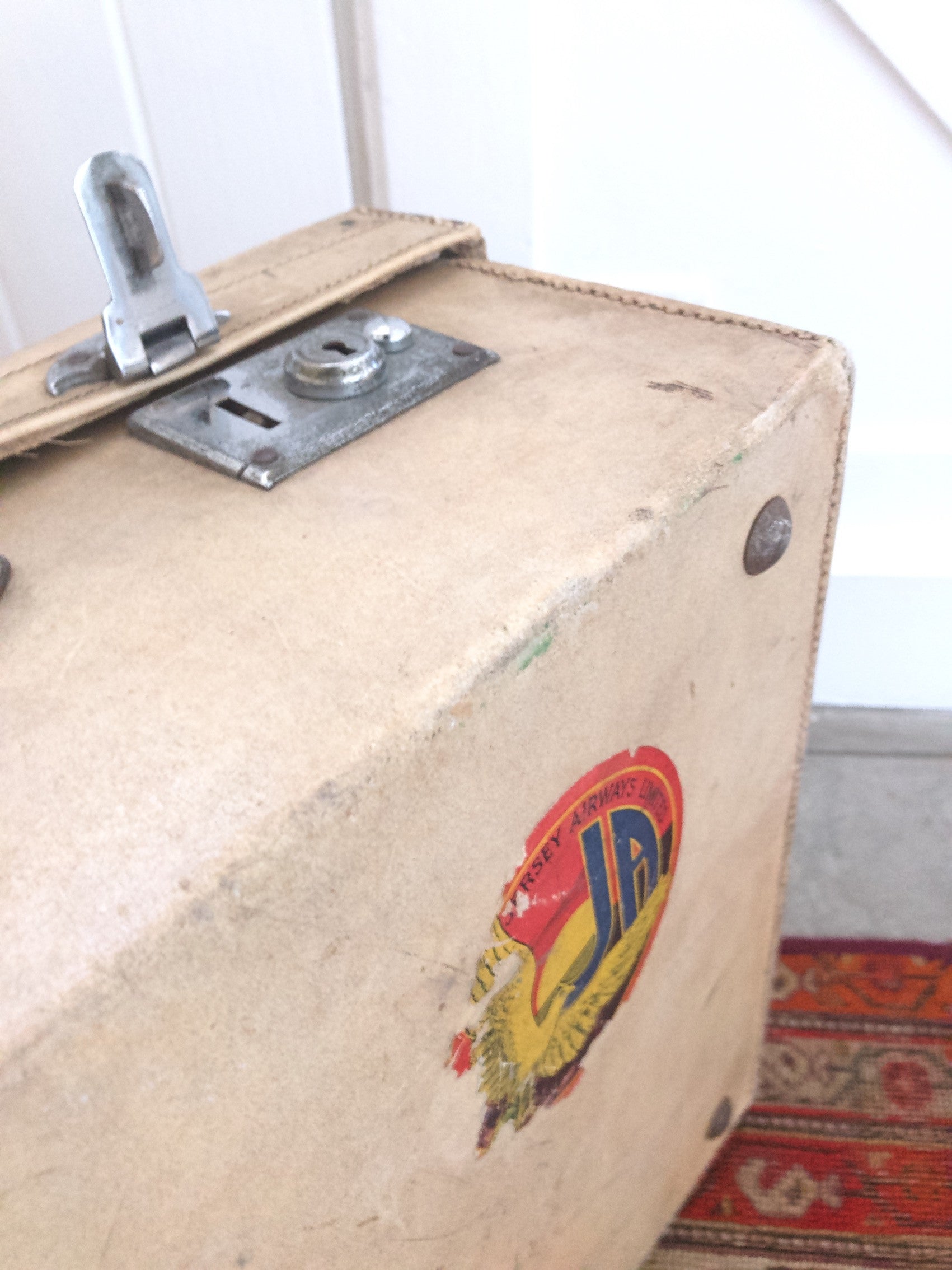 Vintage Cream Trunk suitcase