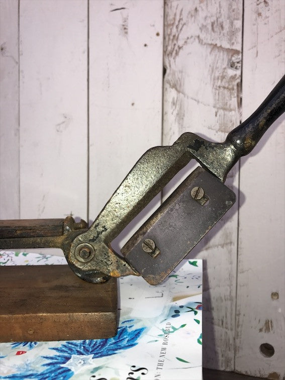 Mini Guillotine
