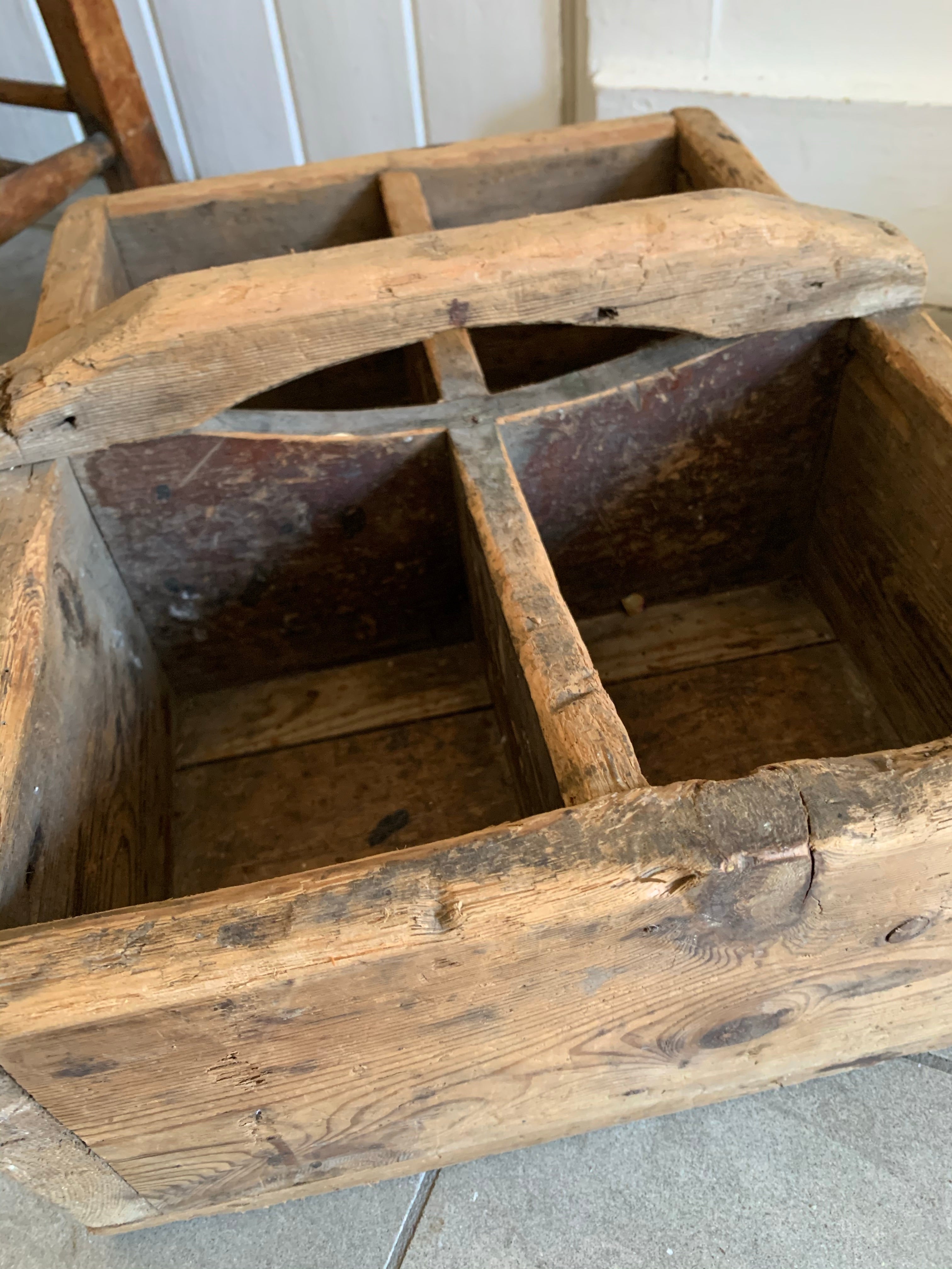 Vintage Caddy for tools or cutlery