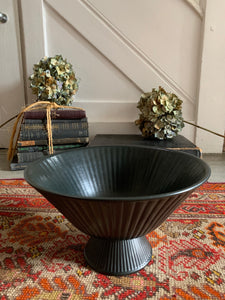 Wedgwood Ravenstone Black Round Urn