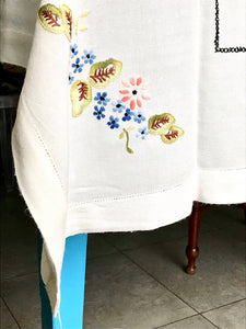 Vintage 1940s Table Linen