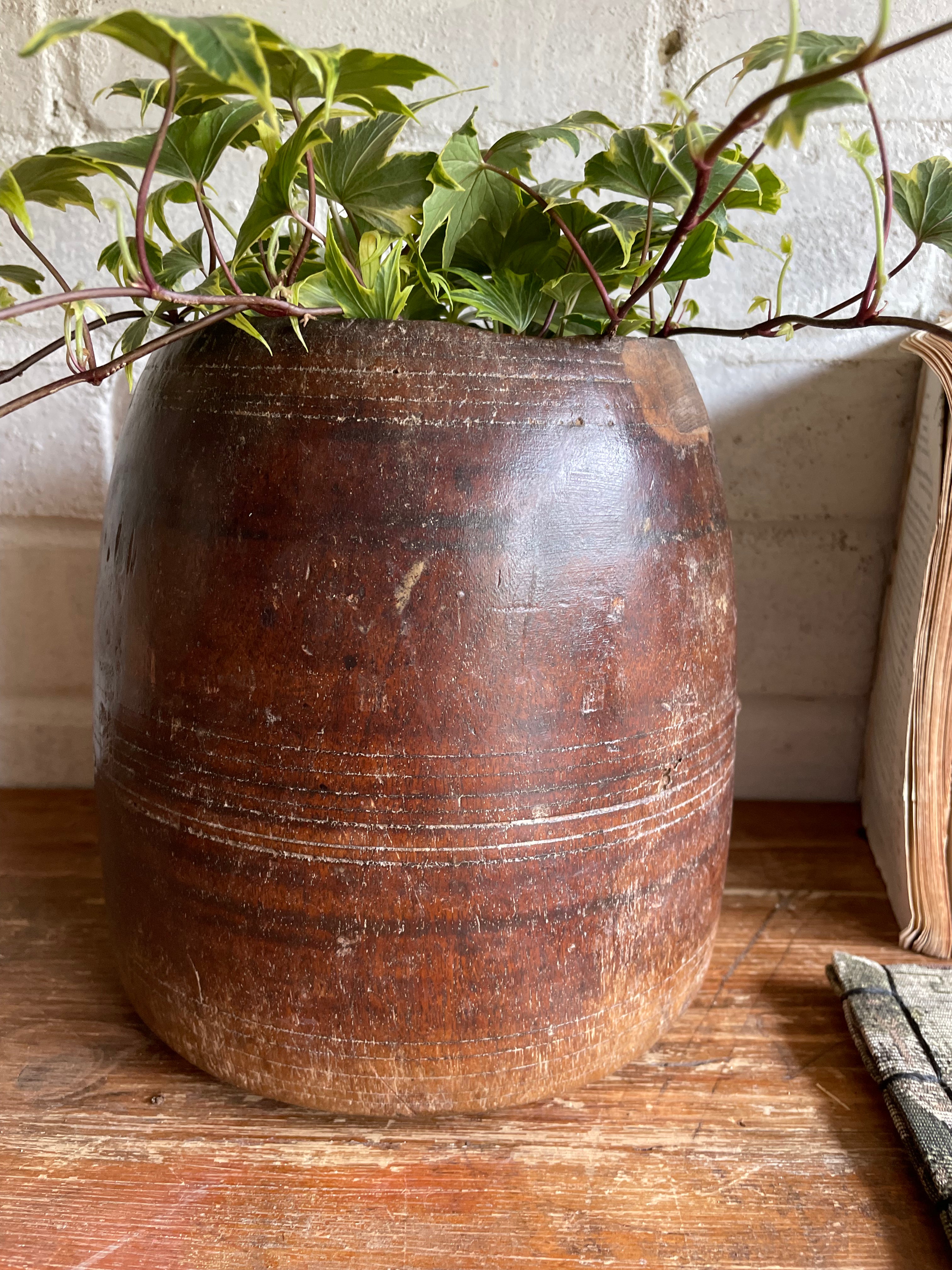 19th Century Hand-Carved Wood Grain Measure Pot