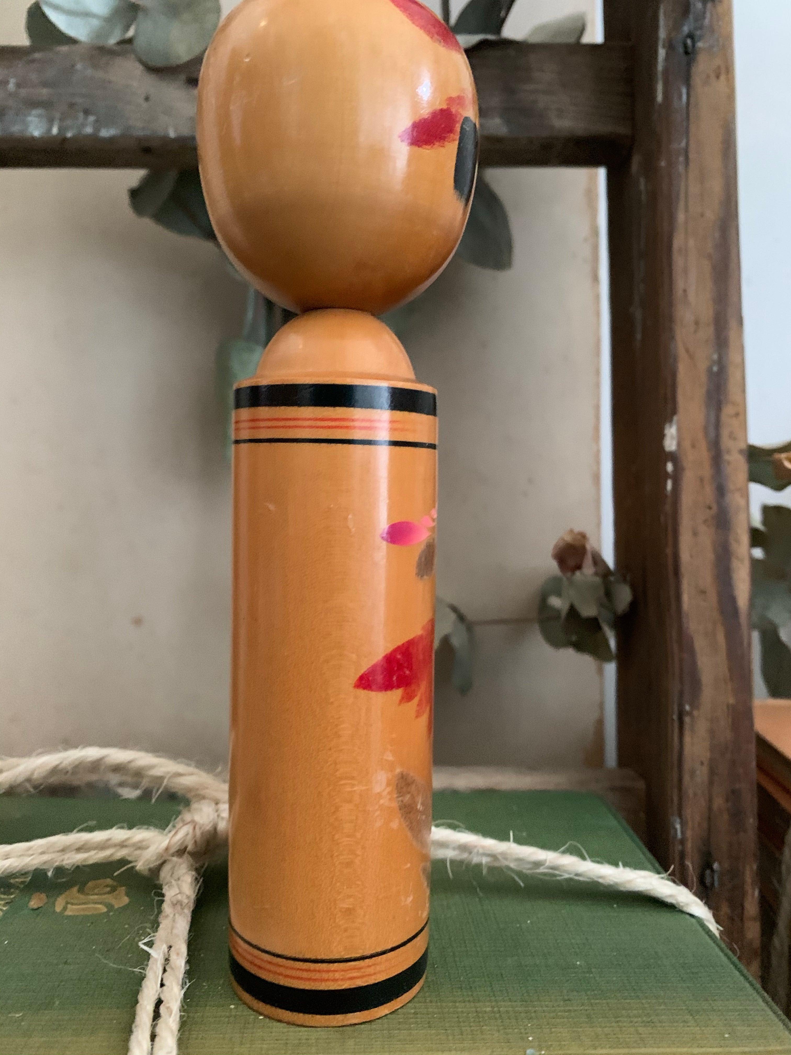 Small Vintage Japanese Kokeshi Doll 2