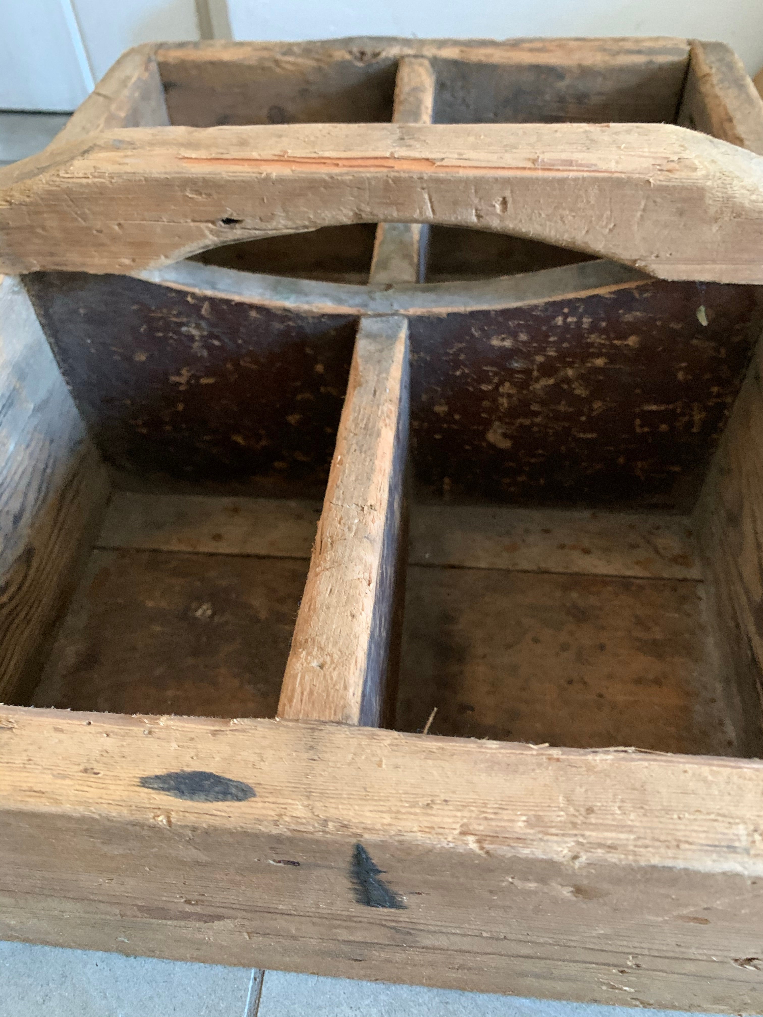 Vintage Caddy for tools or cutlery