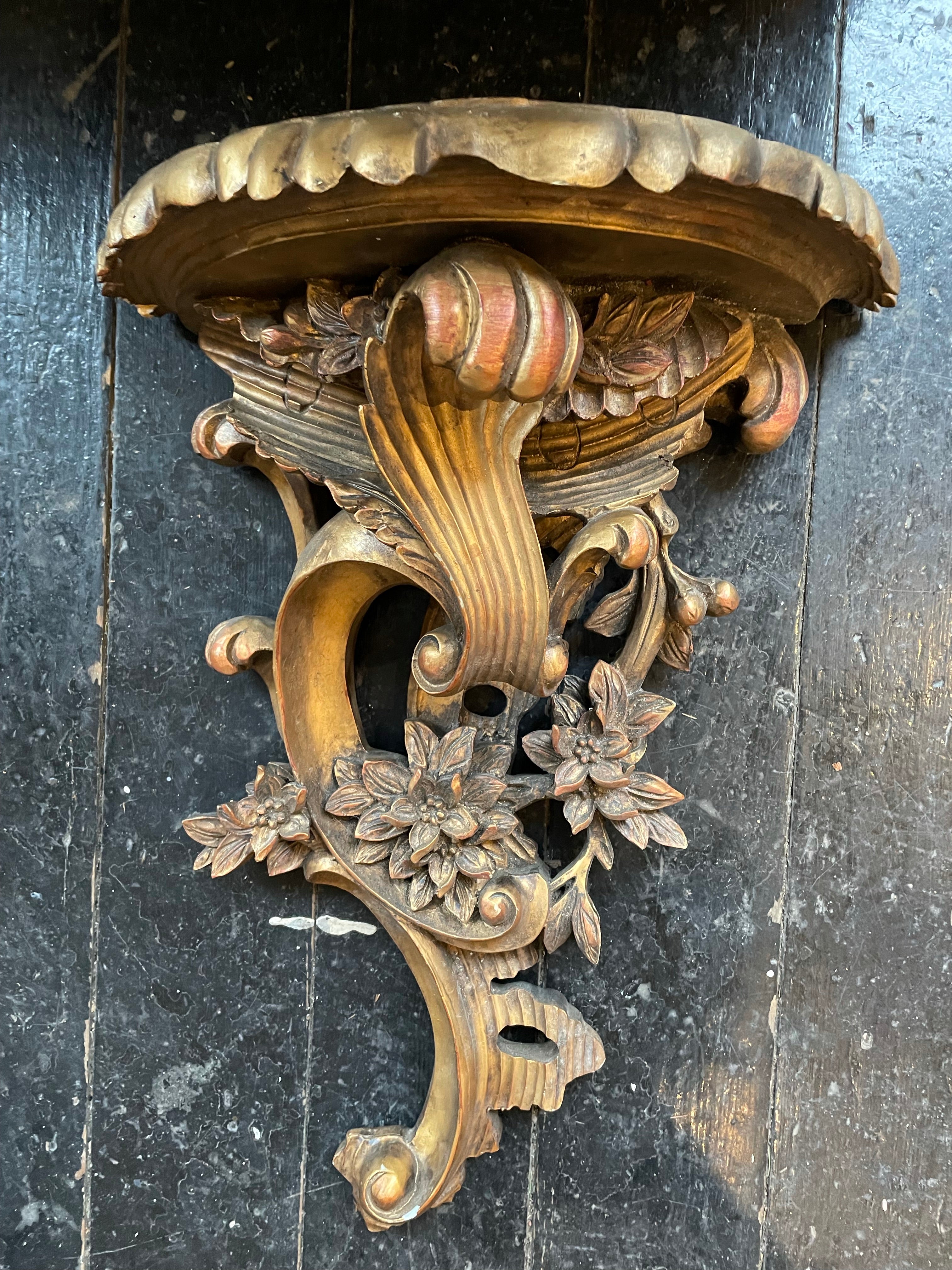 Decorative Gilt Sconce