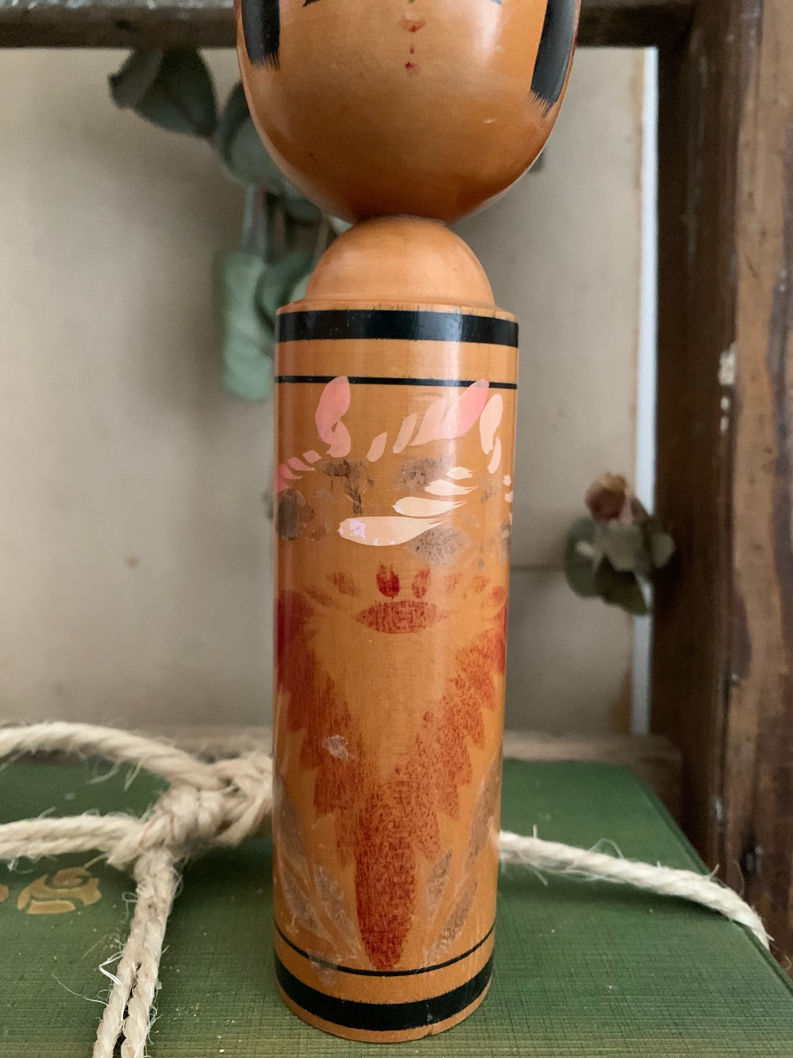 Small Vintage Japanese Kokeshi Doll 2