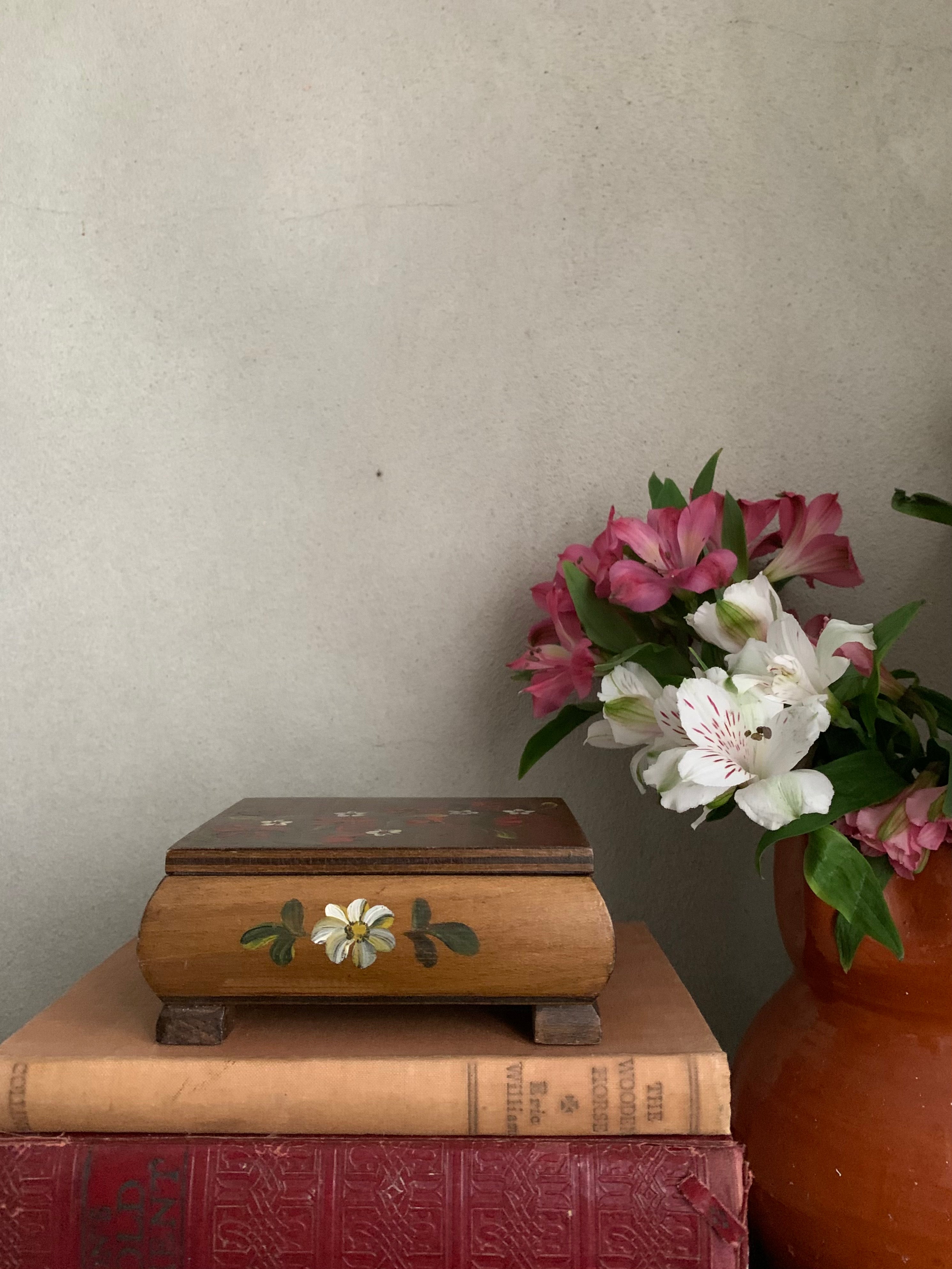 Little hand-painted floral box