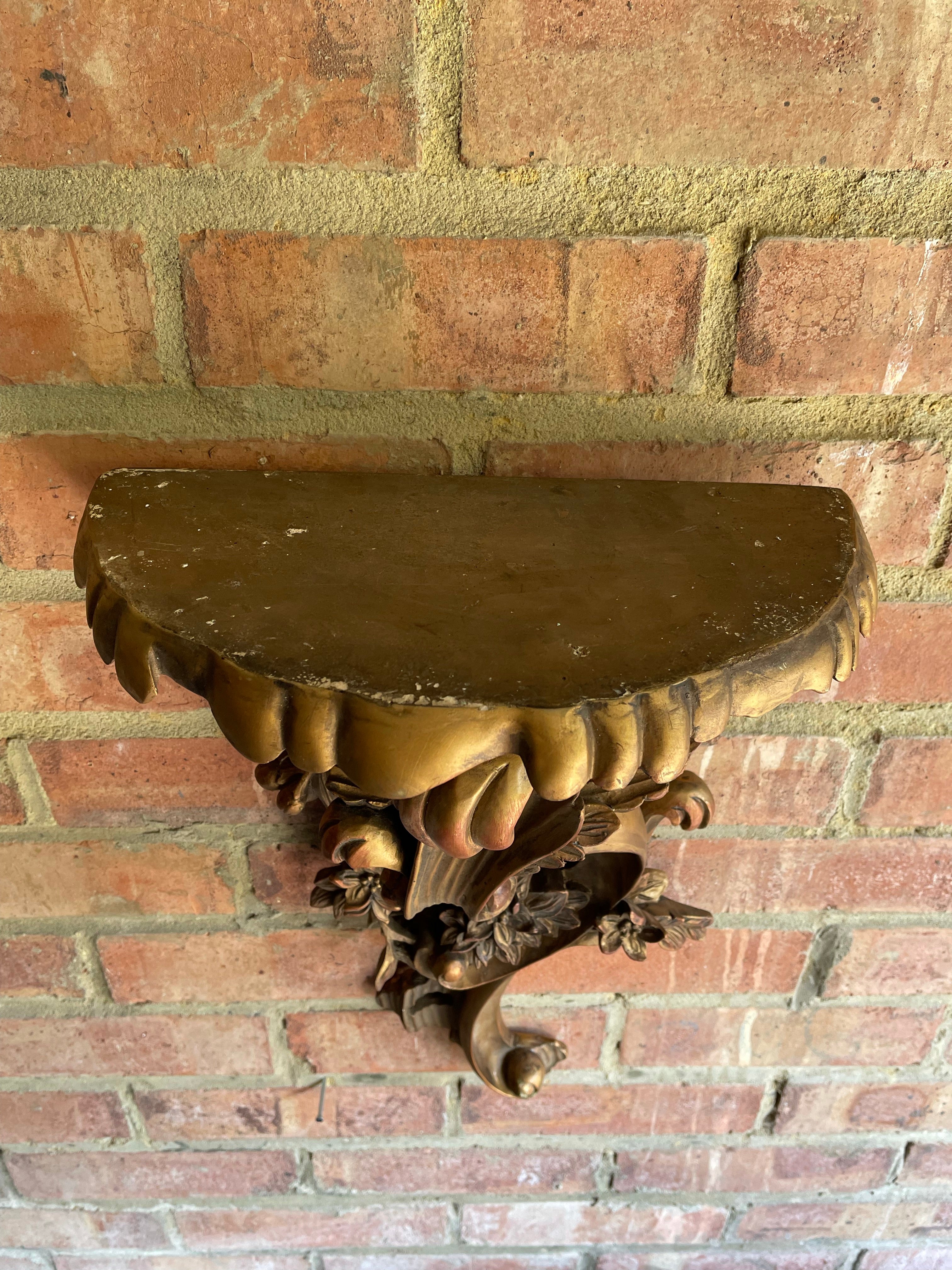 Decorative Gilt Sconce