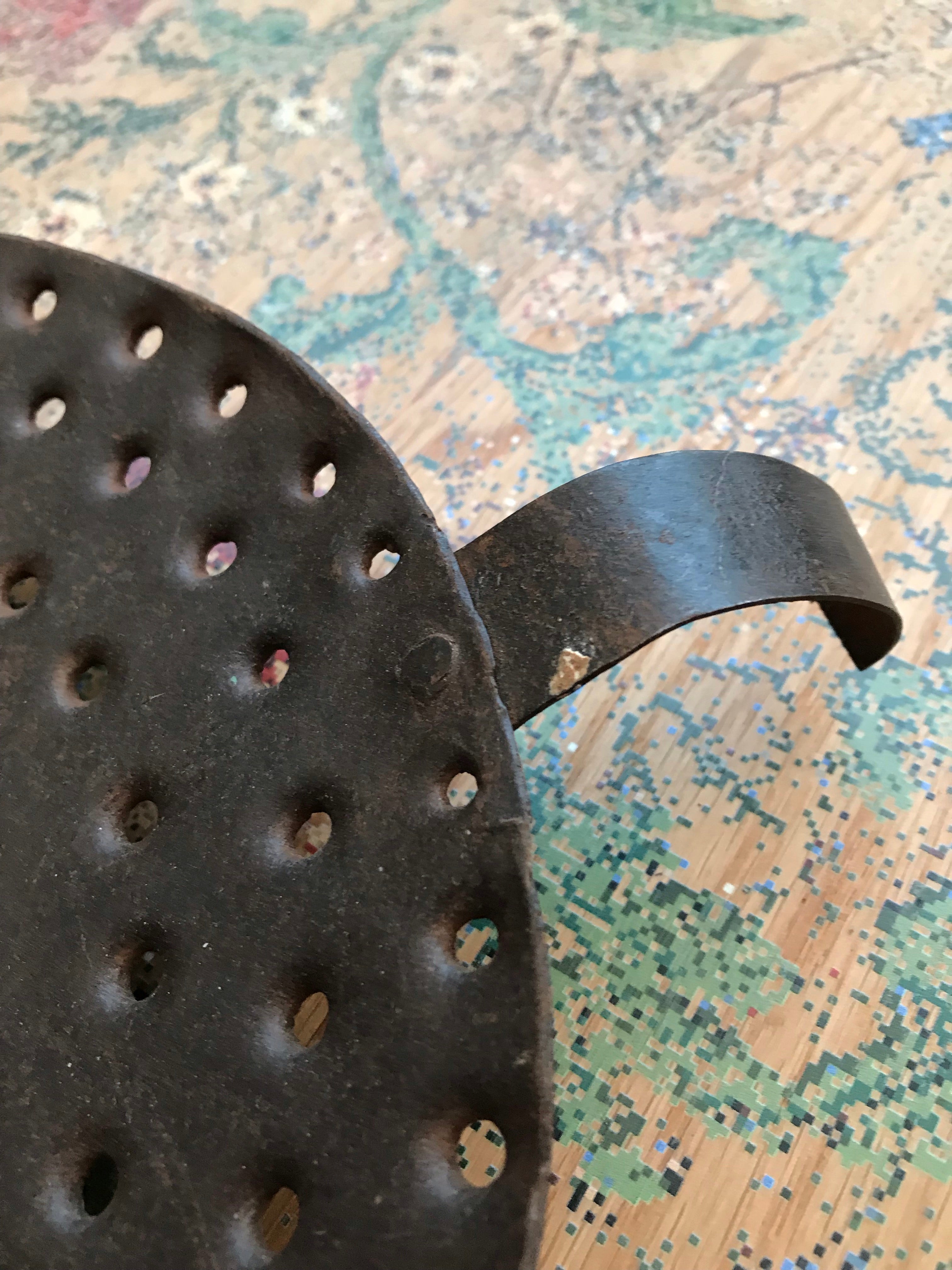 Medium Antique Iron Pan/Chestnut Burner