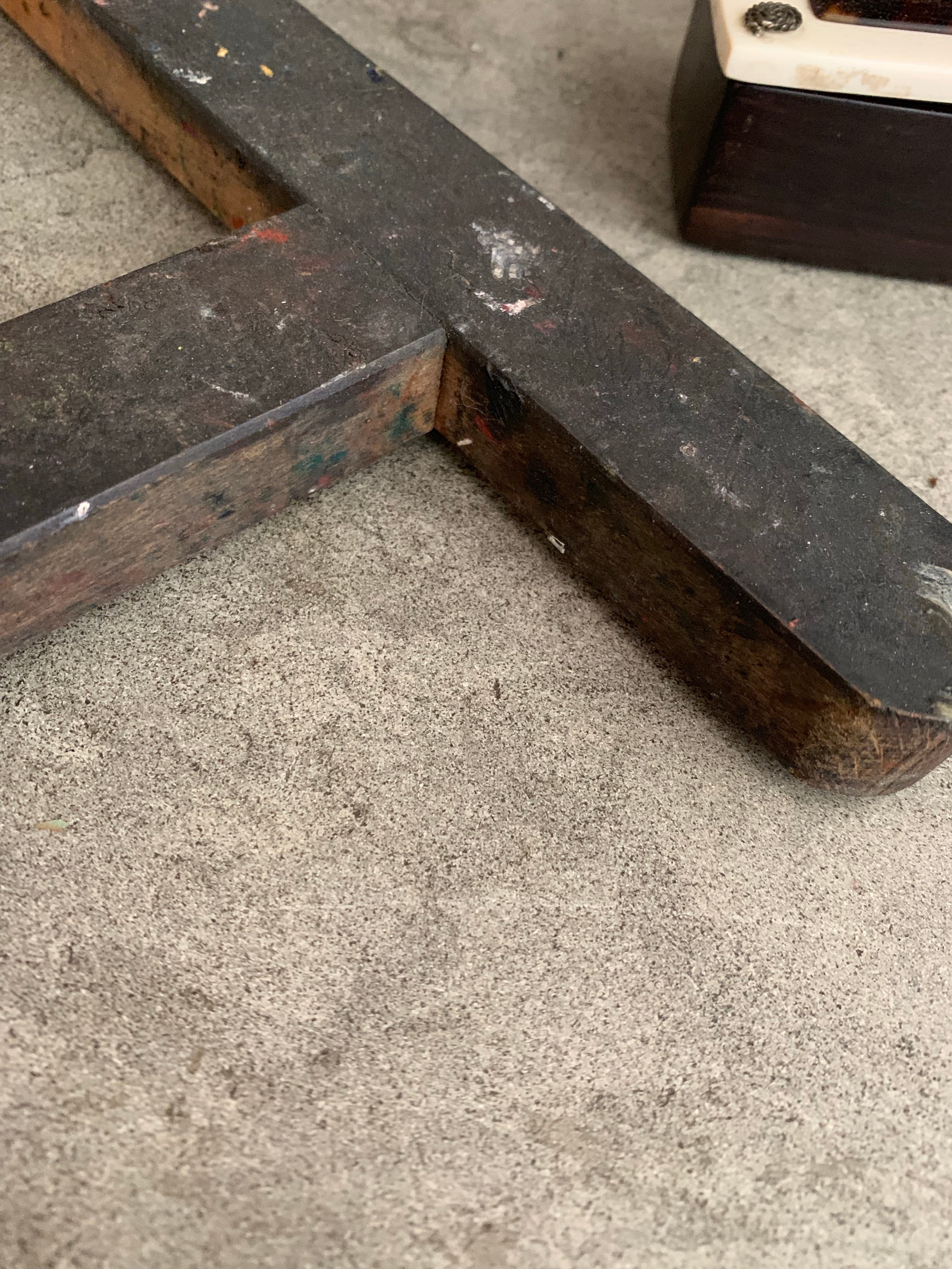 Floor-Standing Vintage Easel