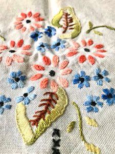 Vintage 1940s Table Linen