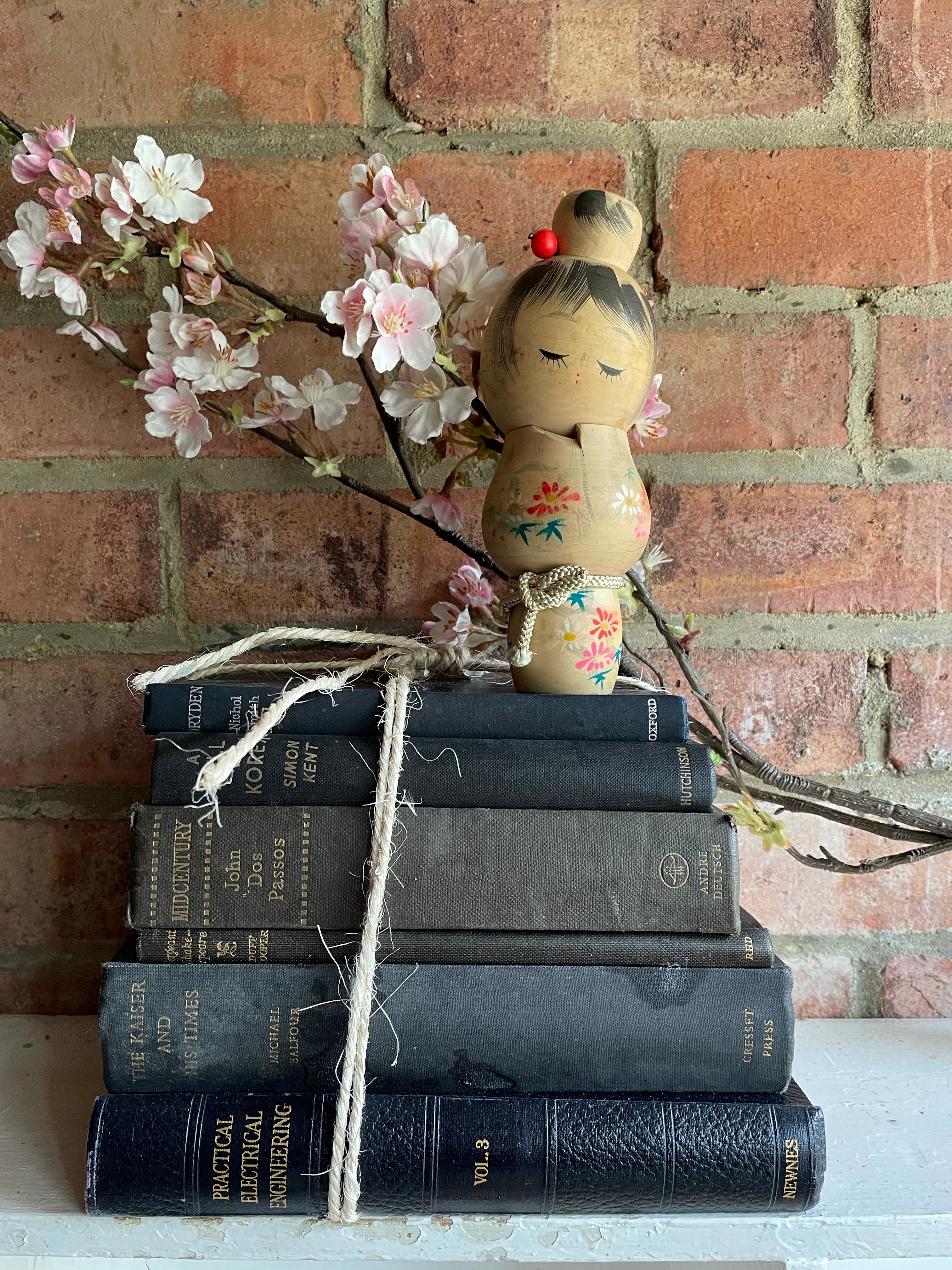 Small Vintage Japanese Kokeshi Doll