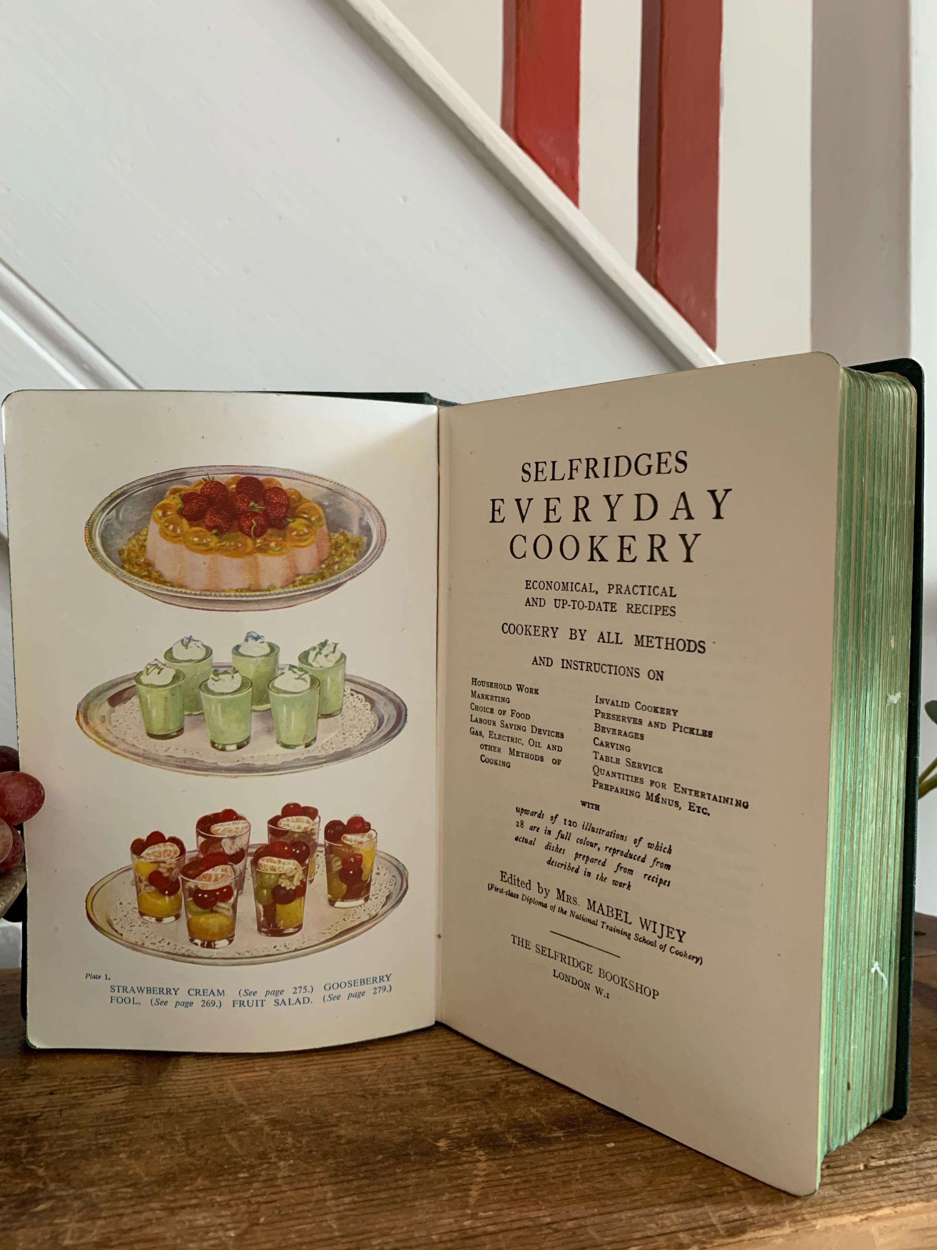 Vintage Selfridges Everyday Cookery Book
