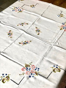 Vintage 1940s Table Linen