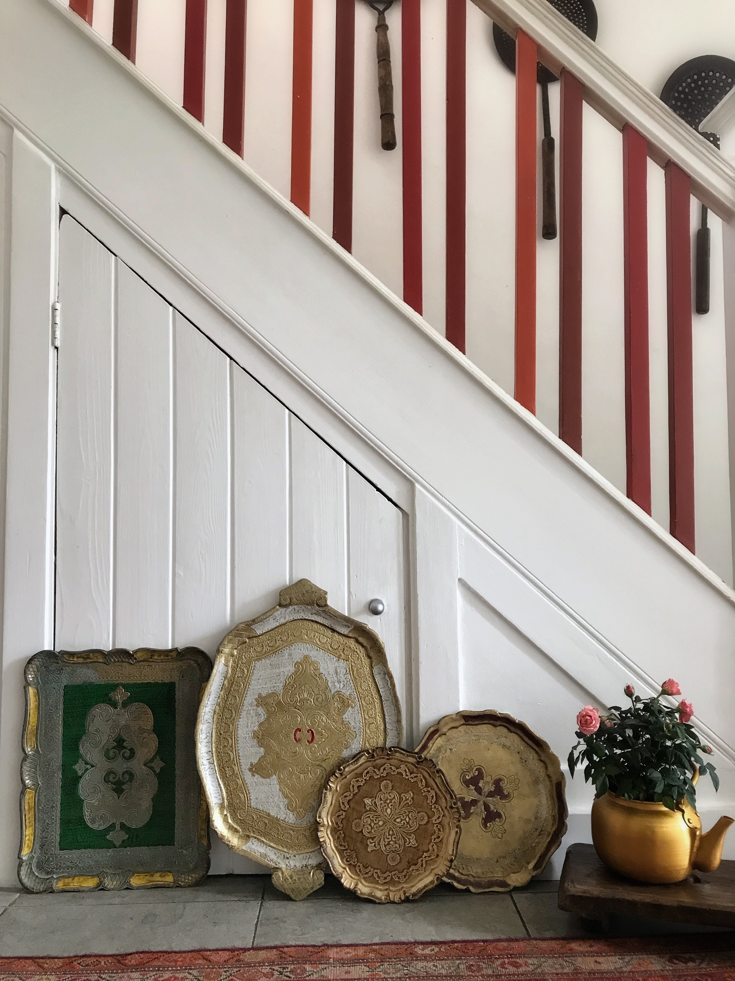 Large White and Gold Florentine Wood Gilt Tray