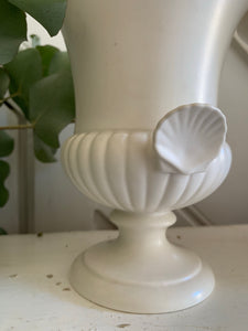 Classical Wedgwood Etruria & Barlaston Porcelain Urn