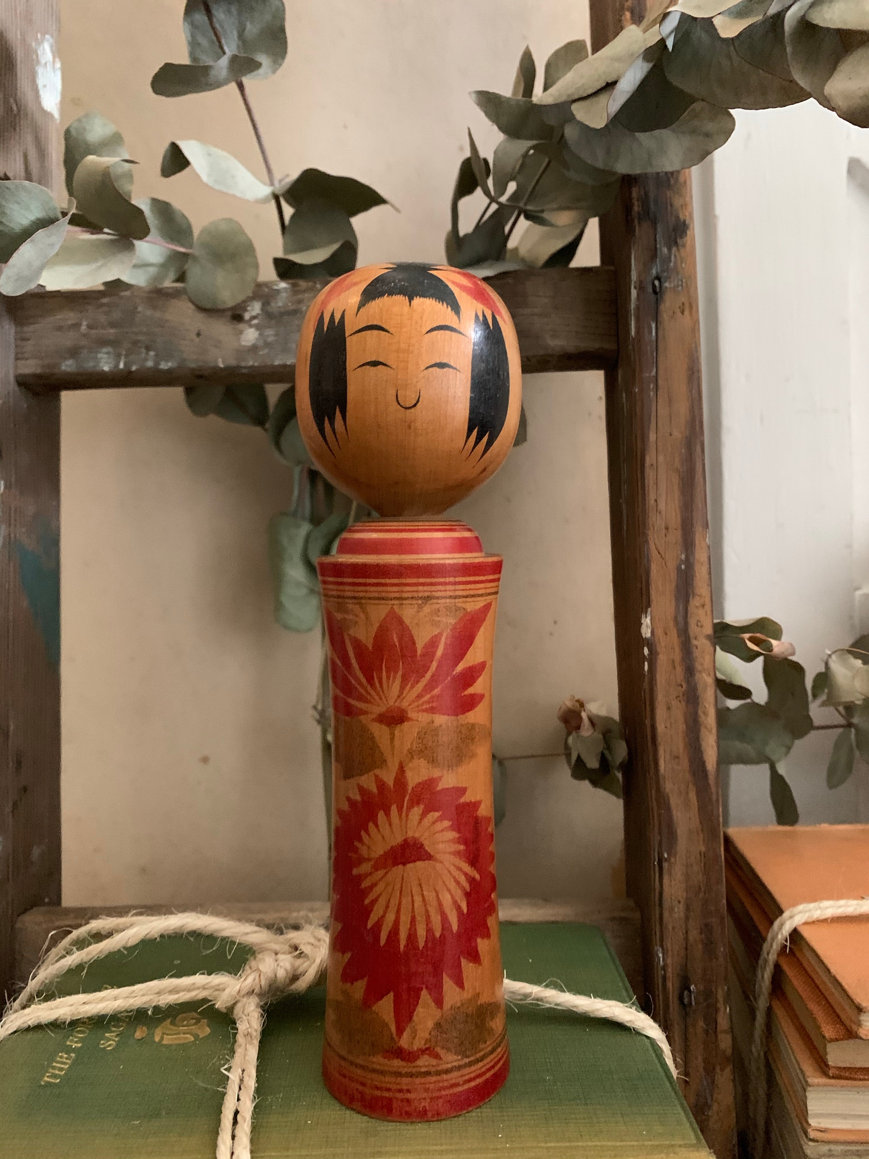Small Vintage Japanese Kokeshi Doll 5