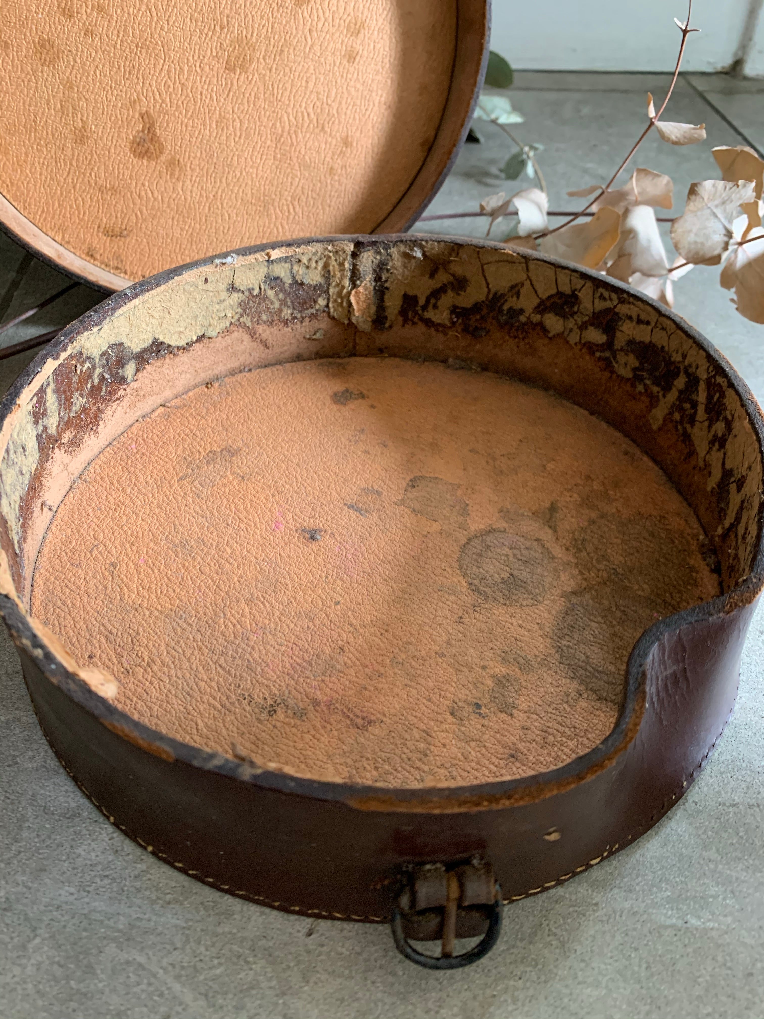 Old Leather Collar Box