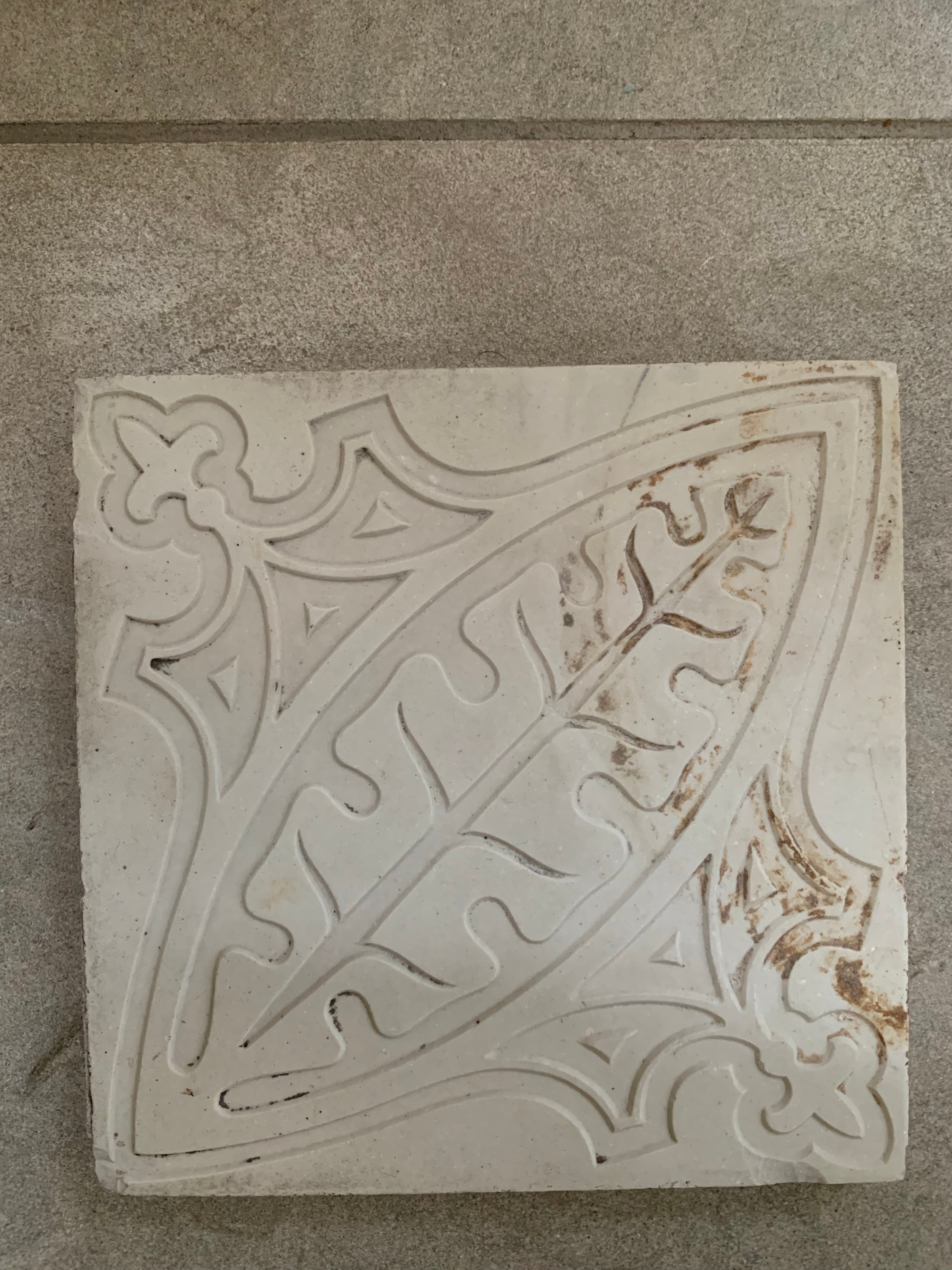 Tile with Leaf Detail