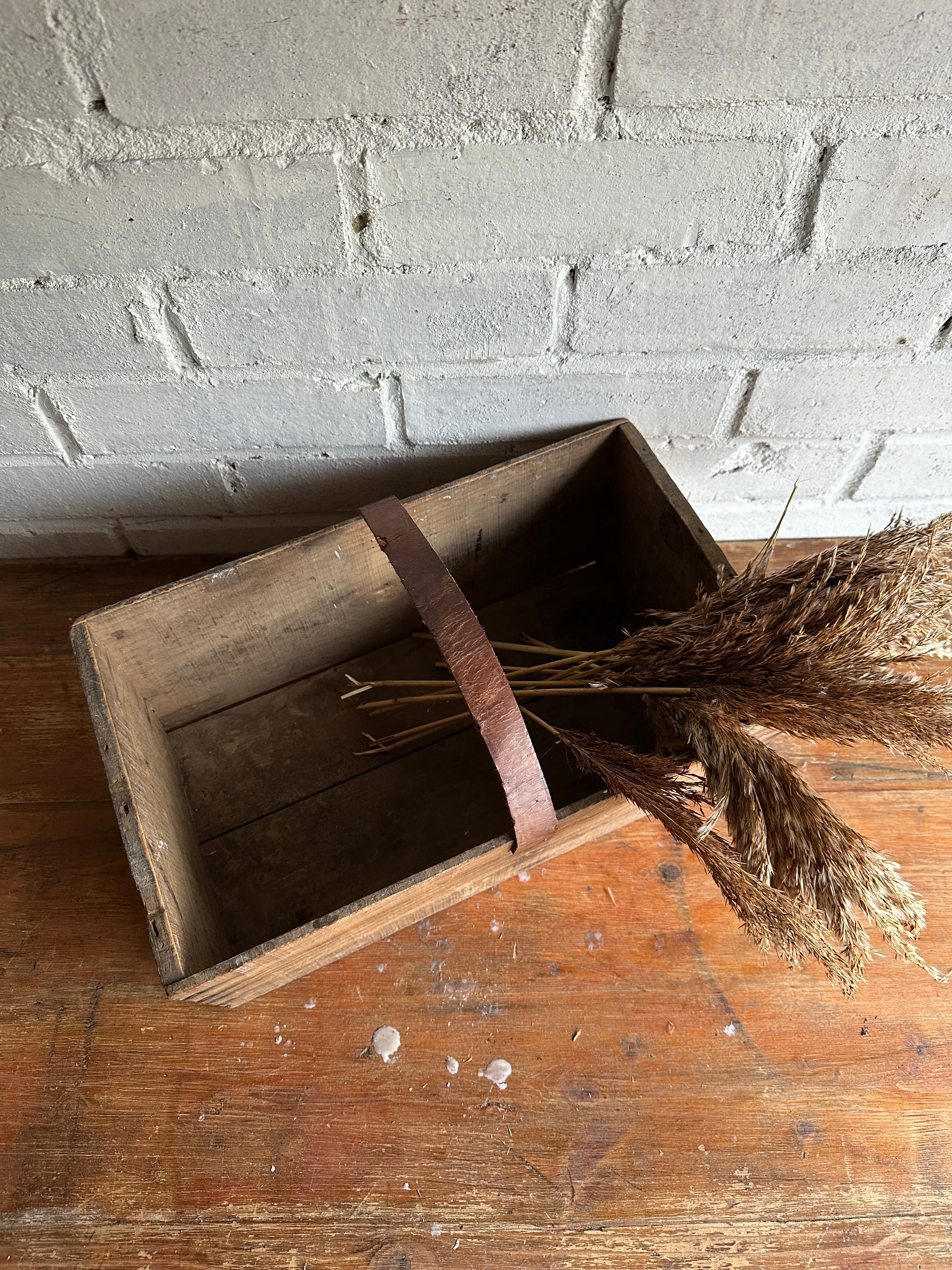 Wooden Trug with Leather Handle
