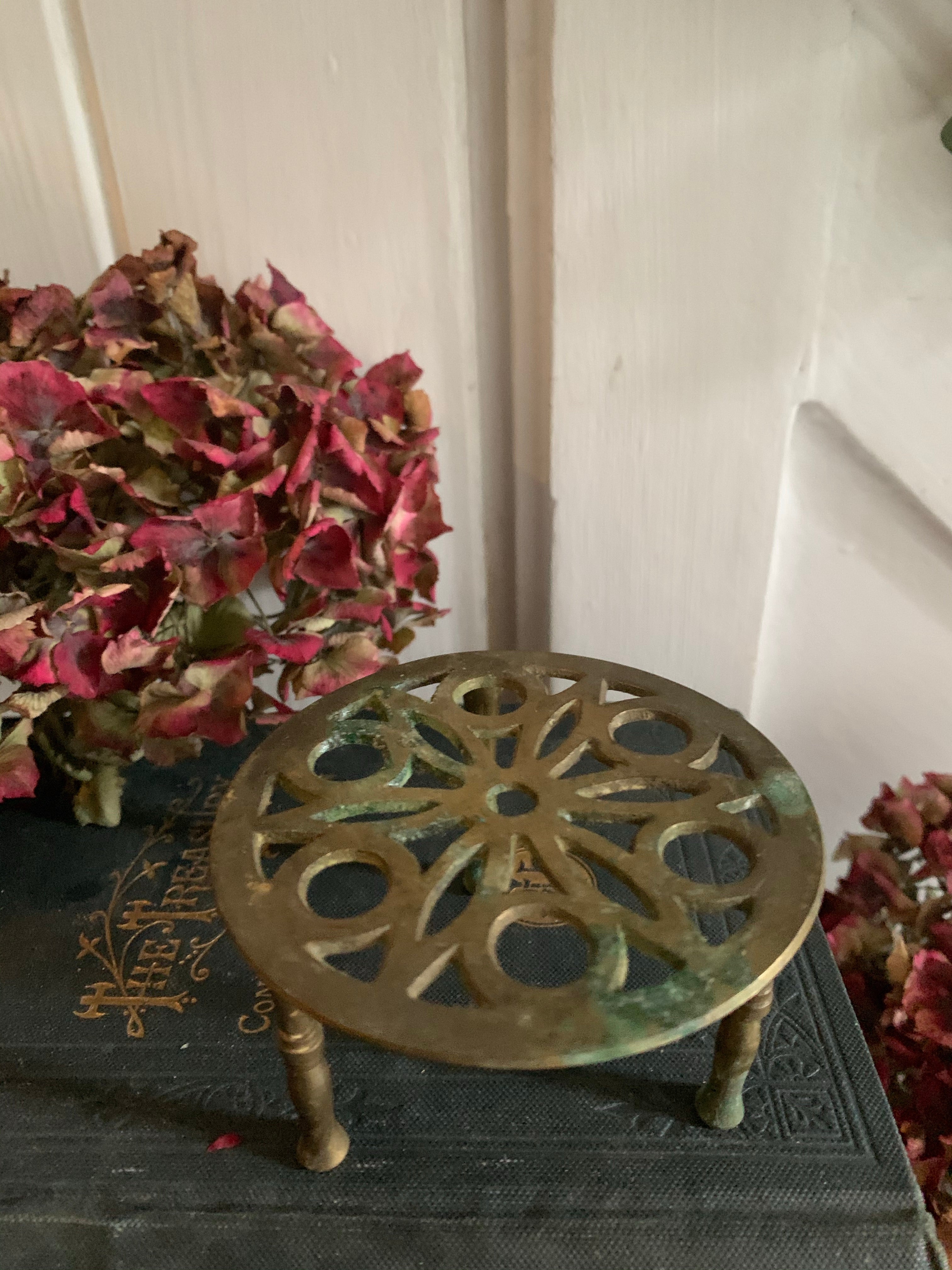 Teeny Brass Standing Trivet