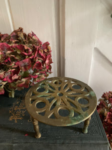 Teeny Brass Standing Trivet